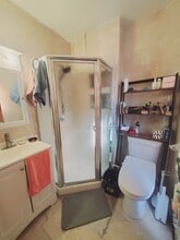 25 Main St, Unit 3 in Stamford, CT - Foto de edificio - Building Photo