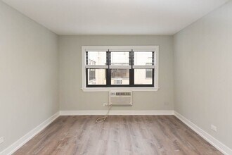 450 W Barry Ave in Chicago, IL - Building Photo - Building Photo