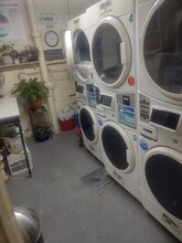 E. 58th St, 2nd Ave in New York, NY - Foto de edificio - Building Photo