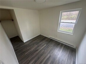 27 Hillside Ave in Monticello, NY - Building Photo - Building Photo