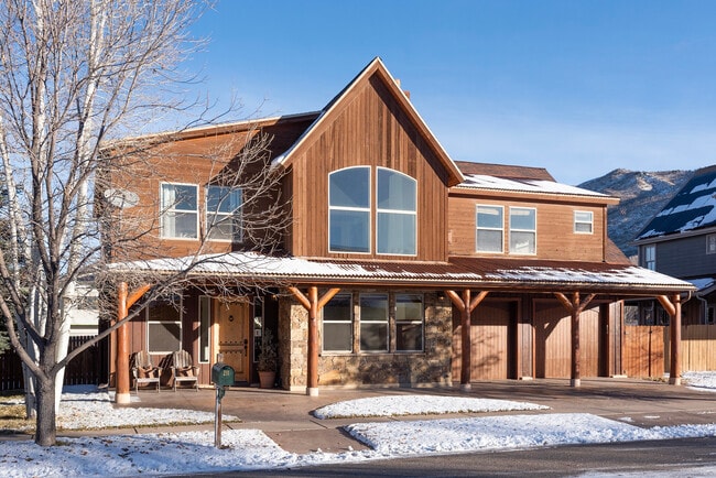 property at 211 Juniper Ct