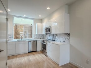 2329 E Denny Way in Seattle, WA - Building Photo - Building Photo