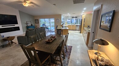 3354 Dover Dr in Punta Gorda, FL - Foto de edificio - Building Photo