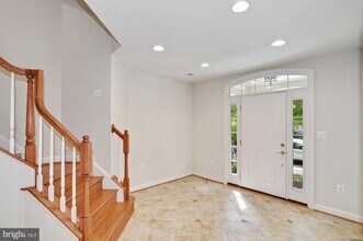 24905 Earlsford Dr in Chantilly, VA - Building Photo - Building Photo