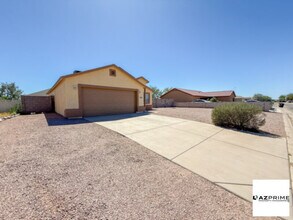 11991 W Cabrillo Dr in Arizona City, AZ - Building Photo - Building Photo