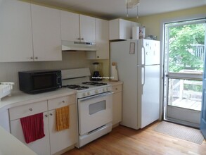 75 5th St, Unit 1 in Cambridge, MA - Building Photo - Building Photo