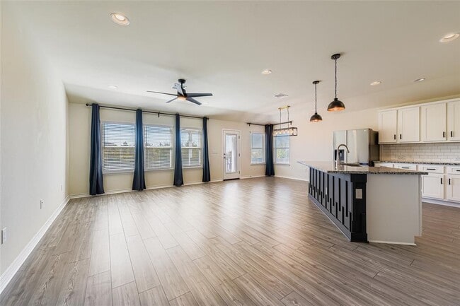 17205 Adoro Dr in Manor, TX - Building Photo - Building Photo