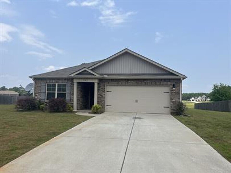 107 Natalie Jane Dr in Hazel Green, AL - Building Photo