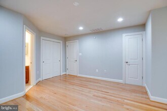 7025 Little Leaf Linden Ln in McLean, VA - Building Photo - Building Photo