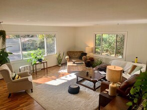 5208 Autumn Ln in McFarland, WI - Building Photo - Building Photo