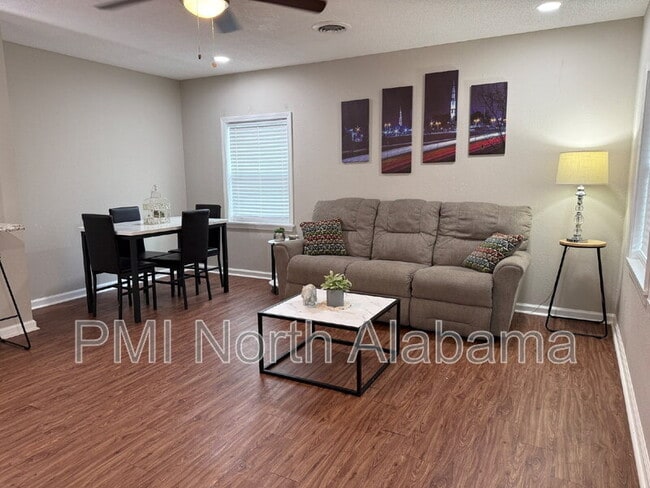 9921 Pulaski Pike in Toney, AL - Foto de edificio - Building Photo