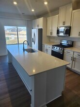 10531 Harbor Ln N in Maple Grove, MN - Building Photo - Building Photo