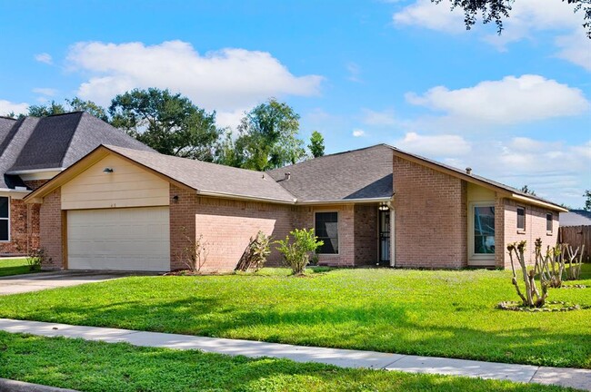 1435 Lazy Spring Dr in Missouri City, TX - Foto de edificio - Building Photo