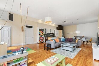 87 Brookside Ave, Unit C in Boston, MA - Building Photo - Building Photo