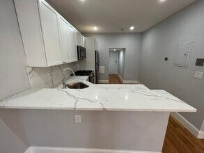 361 Beacon St, Unit #2 in Somerville, MA - Building Photo - Building Photo
