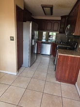 615 NW 210th St in Miami, FL - Building Photo - Building Photo