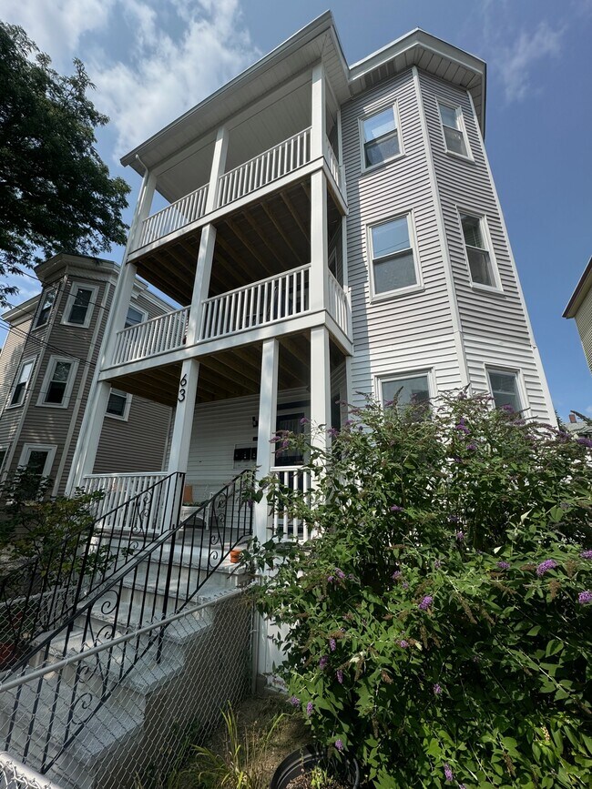 63 Conwell Ave, Unit 3