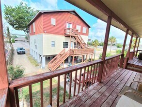 705 Harris Ave-Unit -42 in Kemah, TX - Foto de edificio - Building Photo
