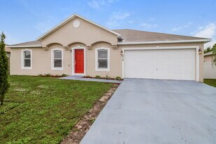 816 Jarnac Dr in Kissimmee, FL - Building Photo
