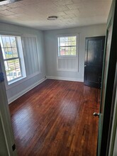 208 W 2nd St in Sweeny, TX - Building Photo - Building Photo