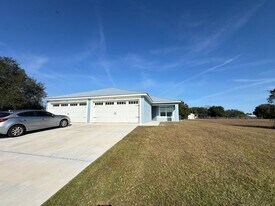 8145 Cozumel Ln in Sebring, FL - Building Photo