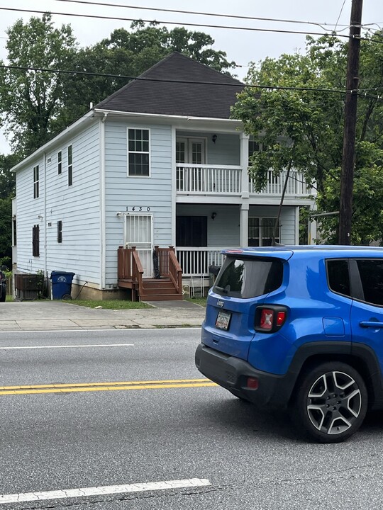 1430 Donald Lee Hollowell Pky NW in Atlanta, GA - Foto de edificio