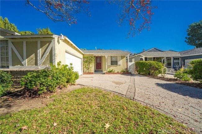 5446 Columbus Ave, Unit 3 in Los Angeles, CA - Foto de edificio - Building Photo