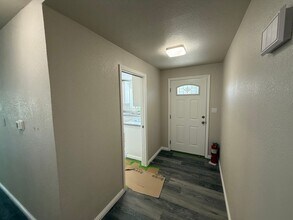 1716 Vicksburg St in Modesto, CA - Building Photo - Building Photo