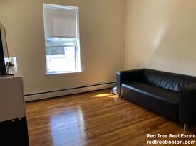 176 N Beacon St, Unit 1 in Boston, MA - Building Photo