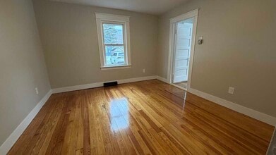 108 Parsons St, Unit 1 in Easthampton, MA - Building Photo - Building Photo