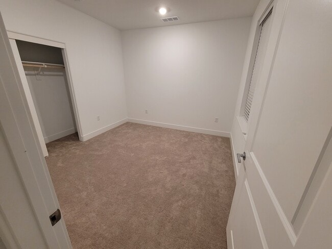 8055 Monterey Pebble Way in Elk Grove, CA - Building Photo - Building Photo