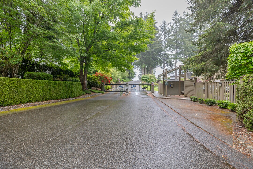 Narrows View in Gig Harbor, WA - Building Photo