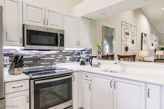 8135 Celeste Dr in Naples, FL - Building Photo - Building Photo