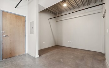 1243 N Milwaukee Ave, Unit 501 in Chicago, IL - Building Photo - Building Photo