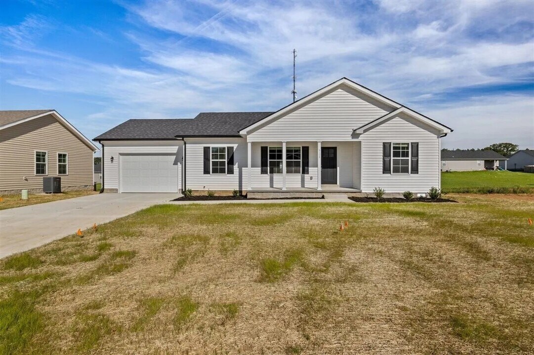 528 Deluth Dr in Bowling Green, KY - Building Photo