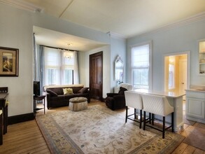 95 Coggeshall Ave, Unit 1A in Newport, RI - Foto de edificio - Building Photo