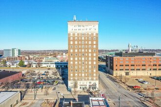 LeClaire in Moline, IL - Building Photo - Building Photo