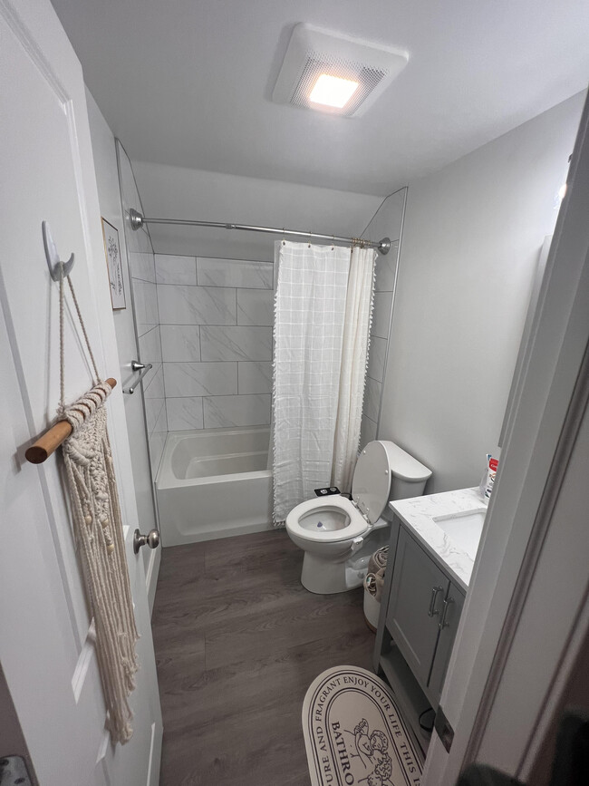 135 Shoshone St, Unit #1 in Buffalo, NY - Foto de edificio - Building Photo