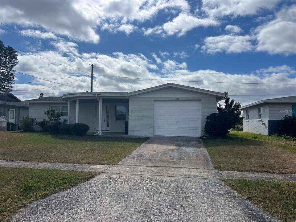 5046 Victoria Ln in Holiday, FL - Building Photo