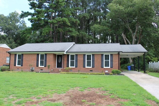 property at 1204 Queen Anne Rd NW