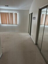 129 Polaris Dr in Lake In The Hills, IL - Foto de edificio - Building Photo