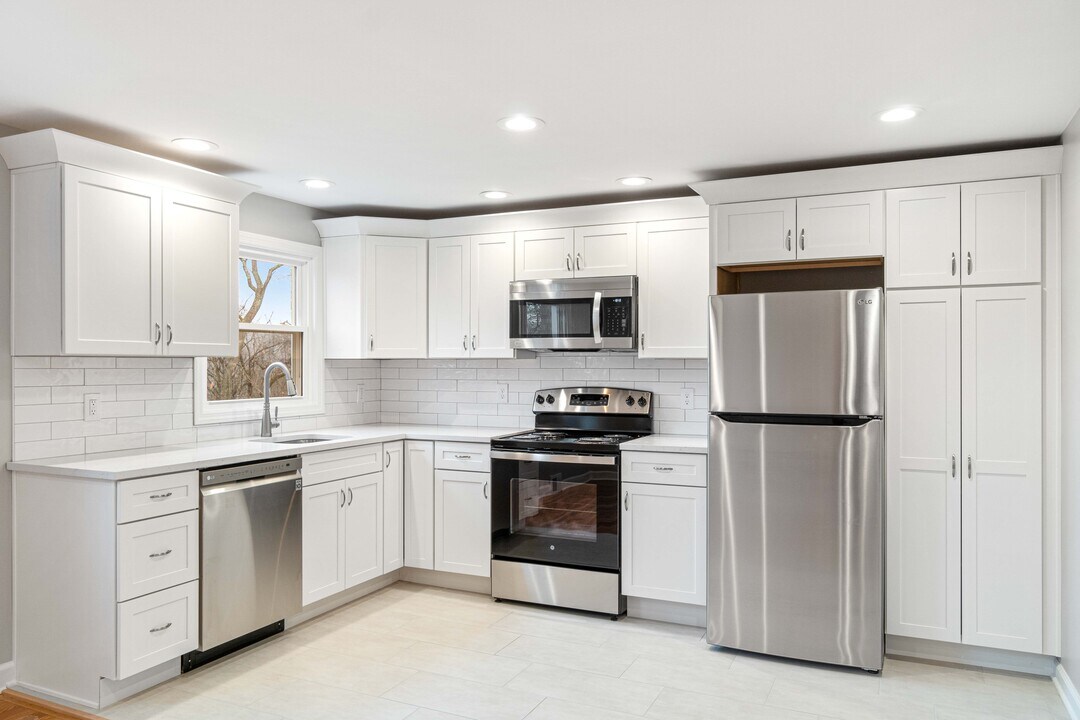 21 Promenade St in Crafton, PA - Building Photo