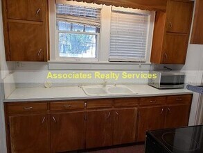 102 NW 7th Terrace in Gainesville, FL - Building Photo - Building Photo