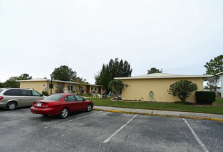 Southgate Apartments in New Port Richey, FL - Foto de edificio - Building Photo