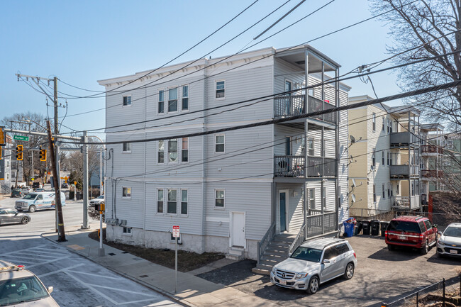 939 Morton St in Boston, MA - Foto de edificio - Building Photo