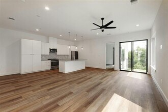 590 Old Ml Rd in Cedar Park, TX - Building Photo - Building Photo
