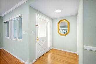 841 Irving Dr in Burbank, CA - Building Photo - Building Photo