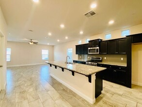4145 Alamos Ave in Clovis, CA - Building Photo - Building Photo