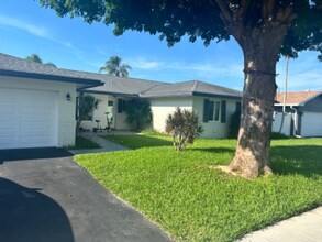 1911 NW 40th Ct in Oakland Park, FL - Building Photo - Building Photo