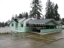 6013 Soundview Dr in Gig Harbor, WA - Building Photo